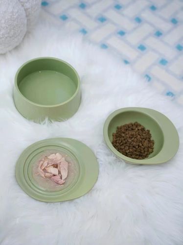 Customer photo review of Michu Premium Ceramic Cat Bowl Set for Discerning Owners