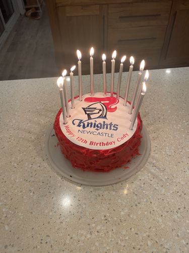 Customer photo review of 15 cm Round Custom Edible Icing Image