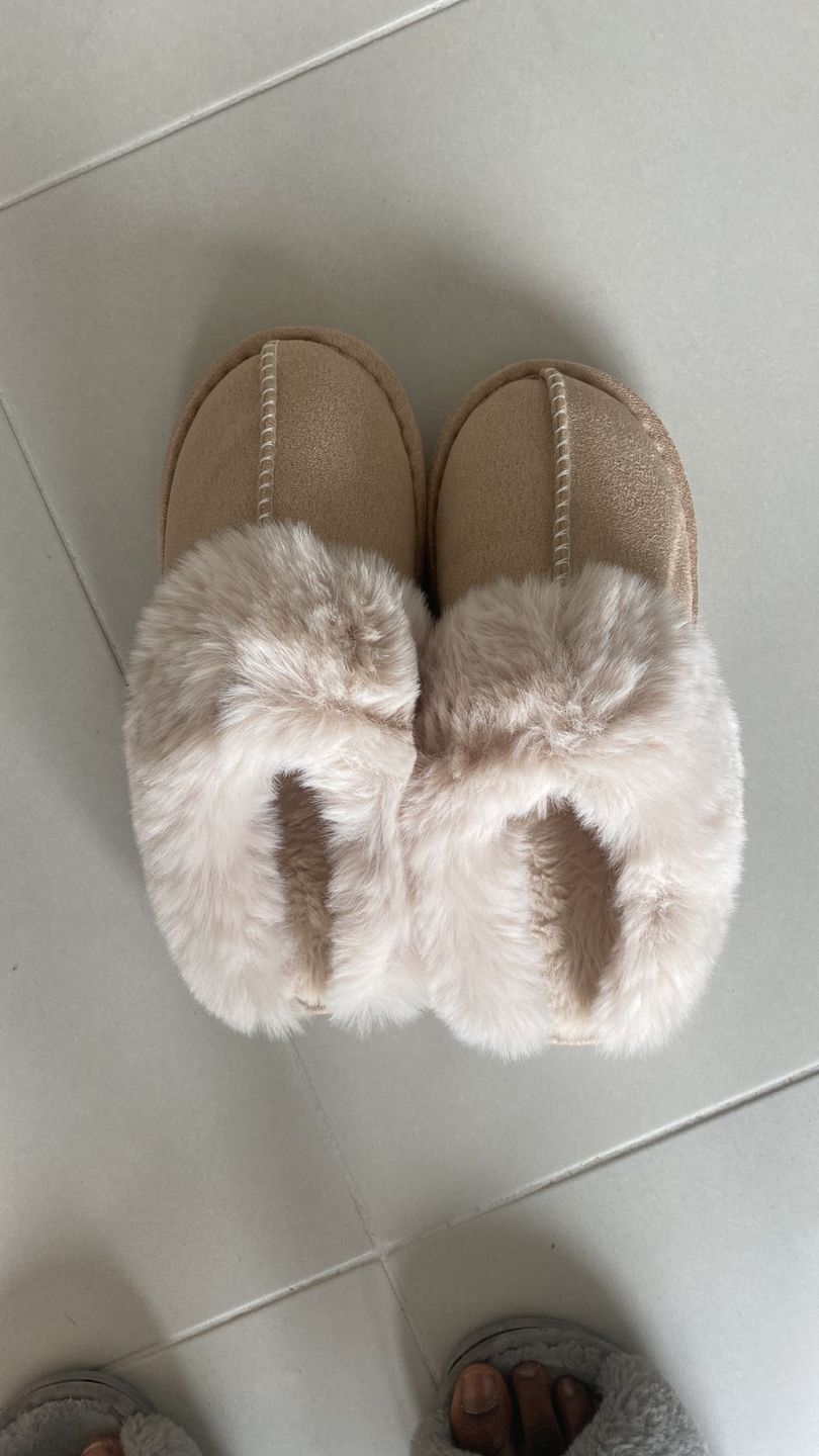 Customer photo review of Nordic Comfy Slippers