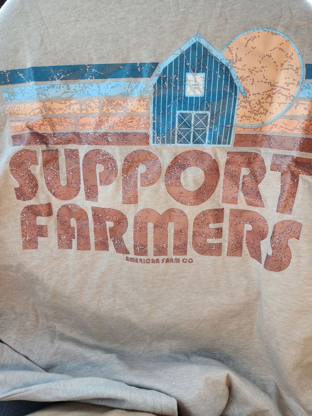 Customer photo review of Retro 'Support Farmers’ Tee