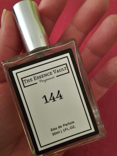 Customer photo review of Inspired by La Vie Est Belle - 144