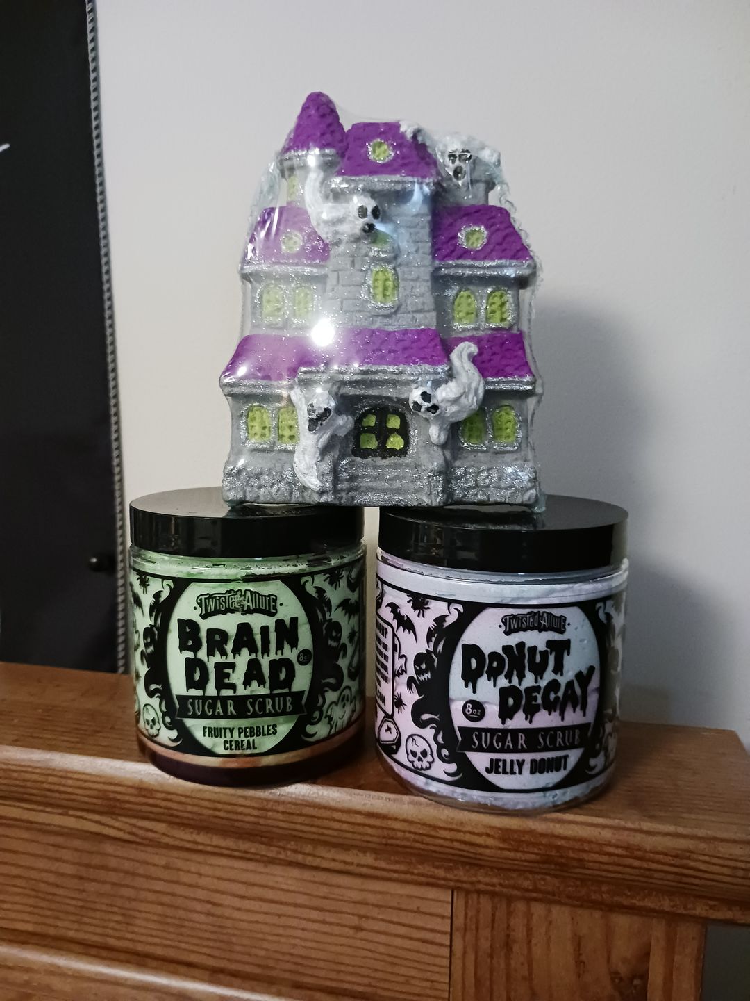 Customer photo review of Brain Dead  Sugar Scrub (Fruity Pebbles Cereal)