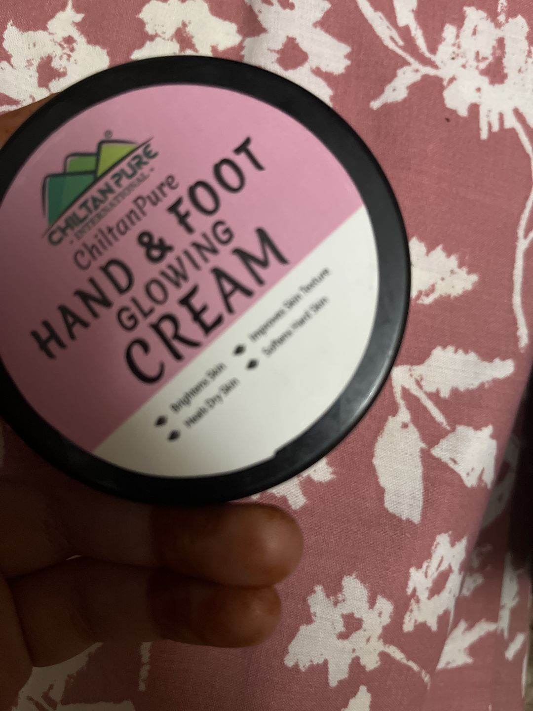Customer photo review of Hand & Foot Glowing CREAM 🦶✋ Formulated With Multi-Vitamins & Glowing Agents, Moisturizes, Soothes & Improves Skin Texture, Makes Skin Soft & Glowing