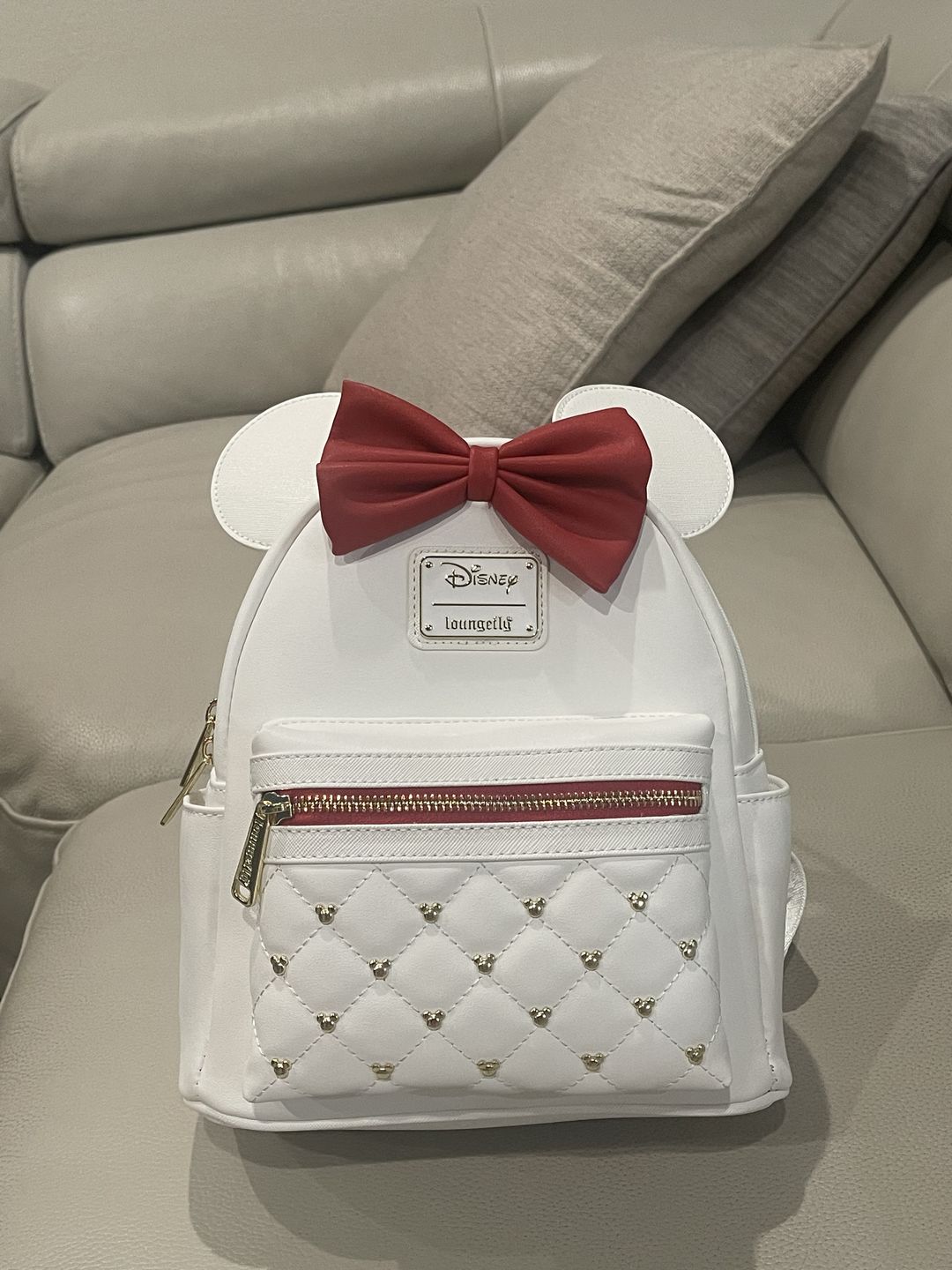 Customer photo review of 707 Street Exclusive - Loungefly Disney The Minnie Mouse Classic Series Mini Backpack - The Sweetheart