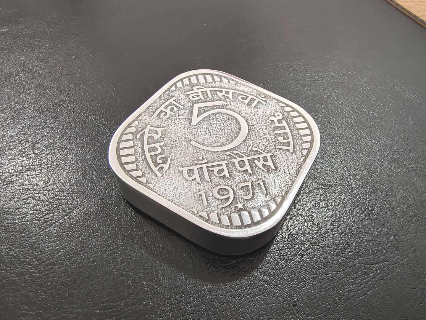 Customer photo review of Paperweight - 5 Paise