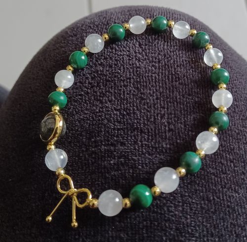 Customer photo review of Bracelet Anti-Douleurs en Malachite et Pierre de Lune | Or fin
