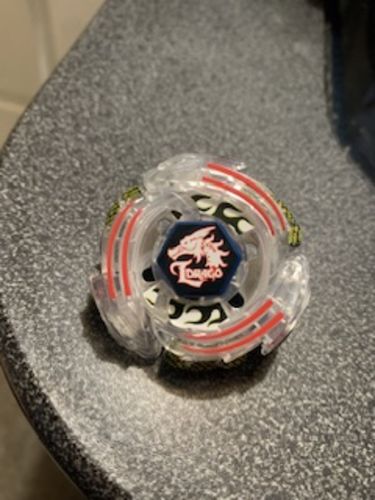 Customer photo review of Takara Tomy Lightning L Drago Beyblade BB-43 100HF Metal Fusion - With String Launcher
