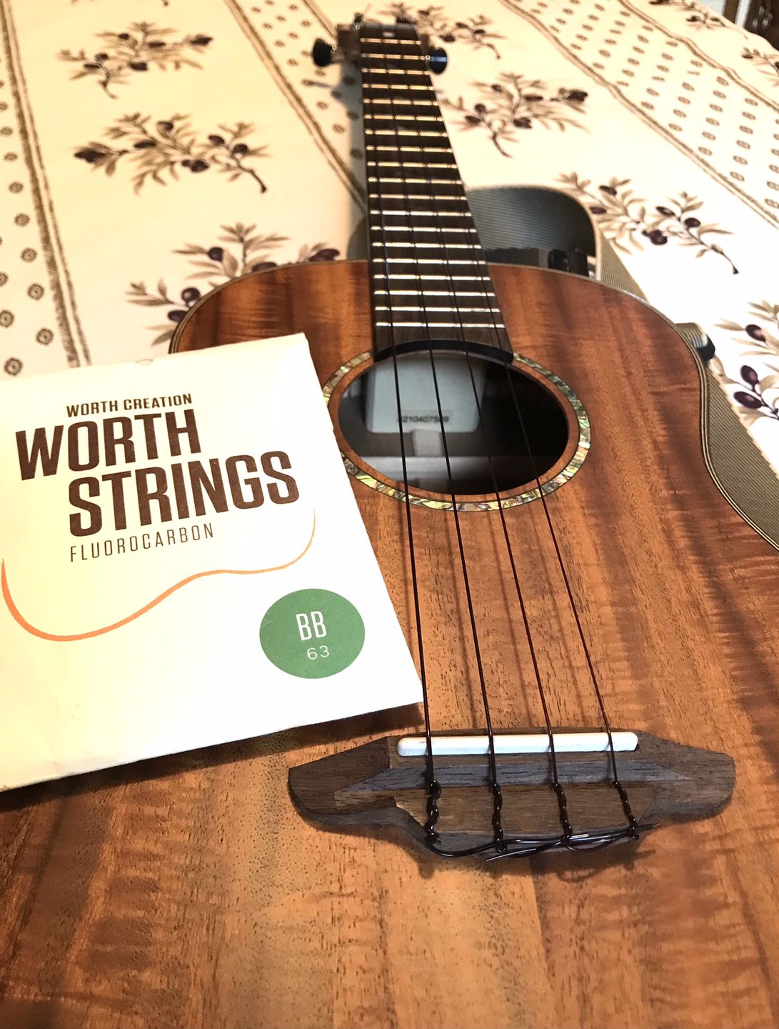 Customer photo review of BB Worth Brown Baritone Ukulele Strings DGBE Tuning Fluorocarbon 2 Restrings per Packet