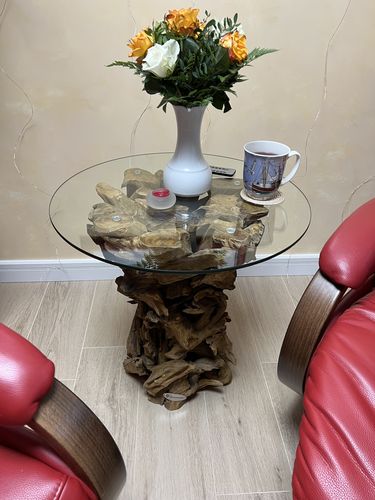 Customer photo review of REGINA Wurzeltisch mit Glasplatte Ø 60 cm