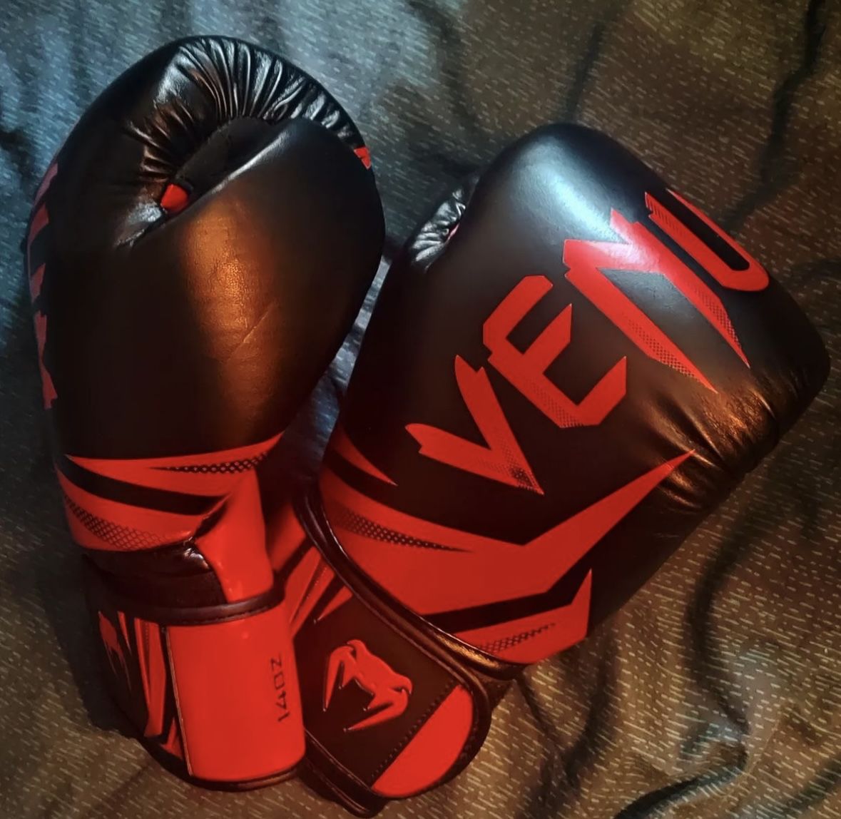 Customer photo review of Venum Bokshandschoenen Challenger 3.0 - Zwart/Rood