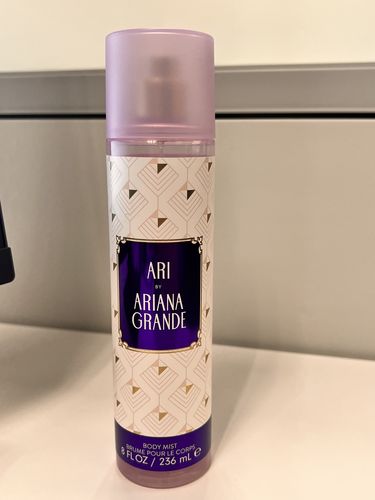 Customer photo review of Ari by Ariana Grande Body Mist 236ml
