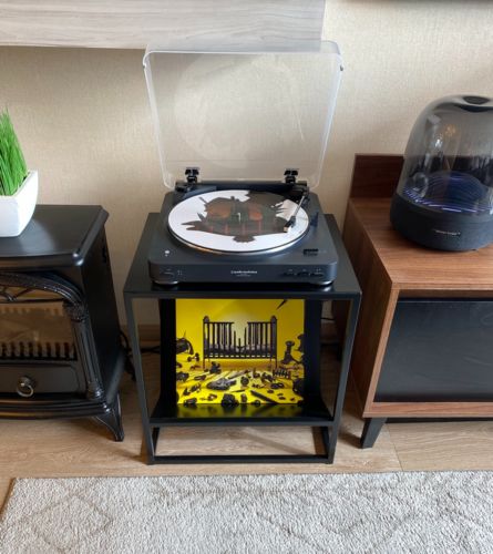 Customer photo review of Porta Vinilos Revista SIMPLE │LUXE Metal BLACK