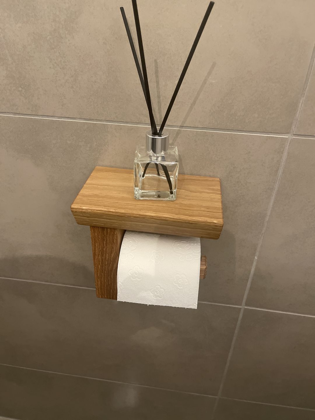 Customer photo review of Toilettenpapierhalter CULTUS aus Holz