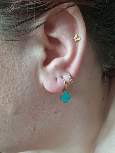 Customer photo review of Turquoise Lucky Leaf Ohrringe 14K Vergoldet