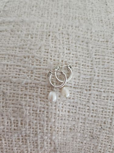Customer photo review of Pearl Small Hoops