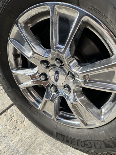 Customer photo review of 14x1.5 Lug Nuts for 2015-2023 Ford F150 Expedition 24pcs Factory/Stock Replacement