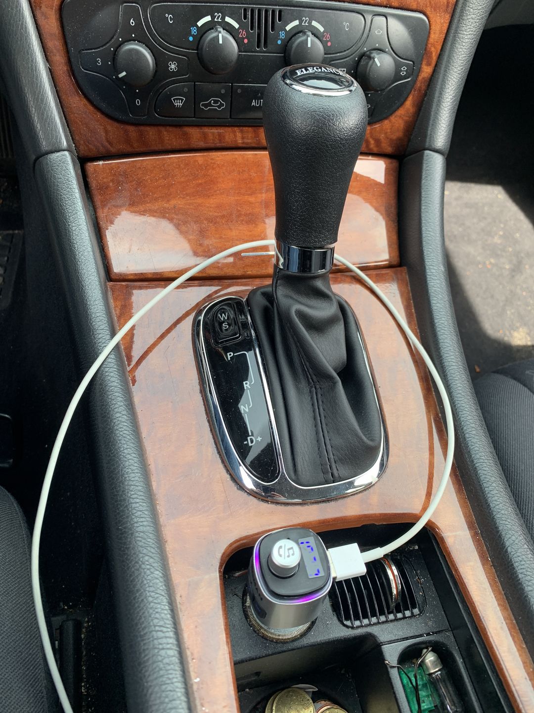 Customer photo review of Wegman Bluetooth FM Transmitter - Bluetooth carkit - Zilver