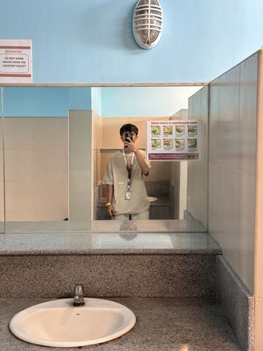 Customer photo review of RELAXED DROP SHOULDER TEE - FOG