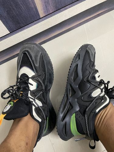 Customer photo review of Moscow Carbon Black Sneaker