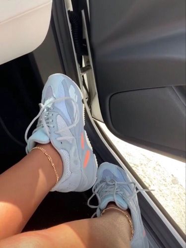 Customer photo review of Yeezy 700 Inertia