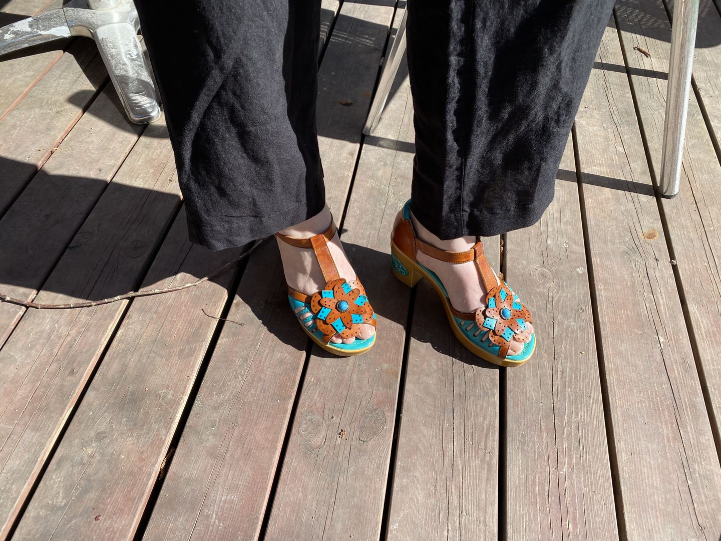 Customer photo review of Vintage Handmade Fish Mouth Floral Sandals