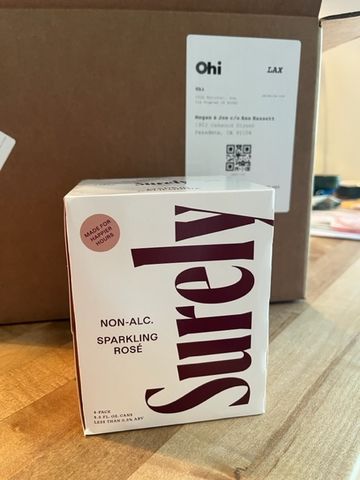 Customer photo review of Non-Alcoholic Sparkling Rosé