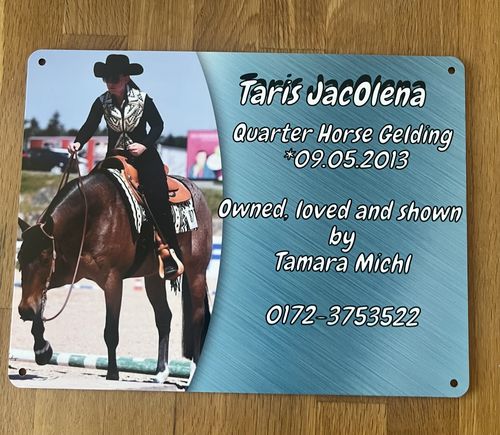 Customer photo review of Pferde Boxenschild mit Foto & Wunschtext