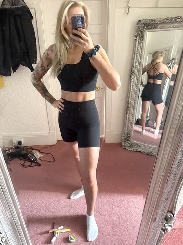 Customer photo review of Luxe Classic 6" Shorts