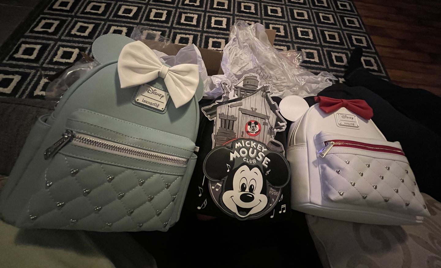 Customer photo review of 707 Street Exclusive - Loungefly Disney The Minnie Mouse Classic Series Mini Backpack - The Sweetheart