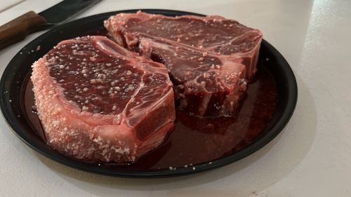 Reseña con foto de un cliente sobre King Cuts