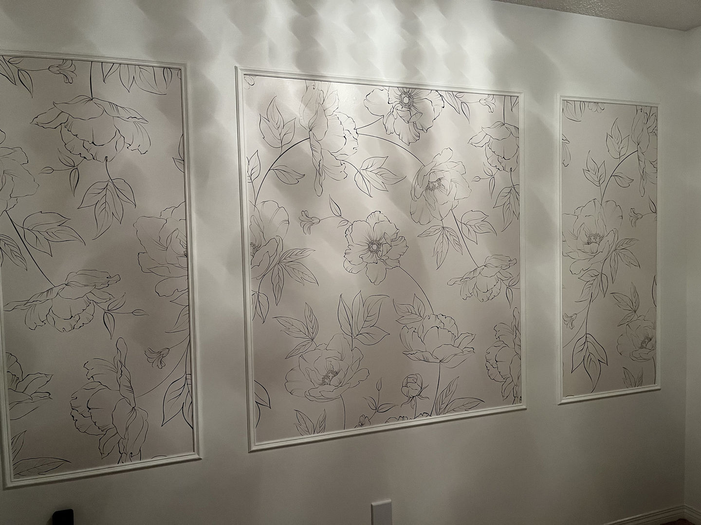 Customer photo review of Small Delicate Drawn Floral Wallpaper