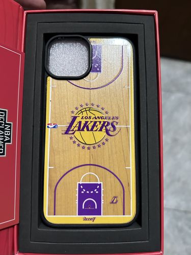 Customer photo review of Los Angeles Lakers - NBA Authentic Wood Case