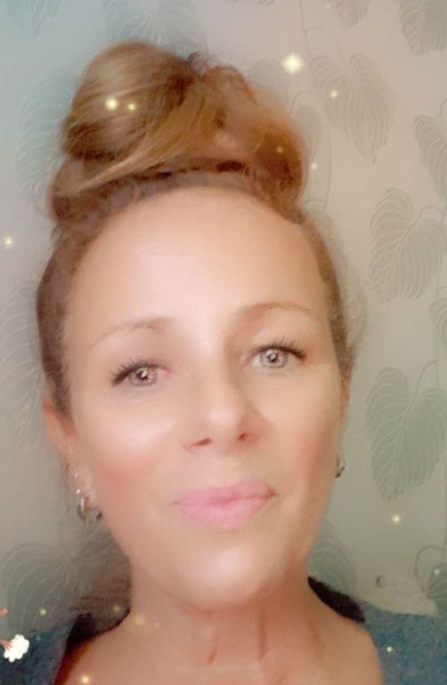 Customer photo review of Flicky Messy Scrunchie Bun