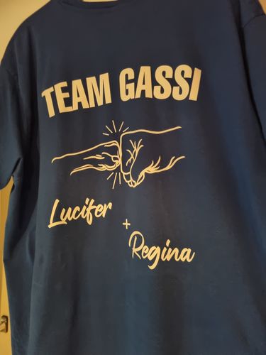 Customer photo review of Team Gassi Fauststoß - Individuelles Herren Shirt Rückendruck
