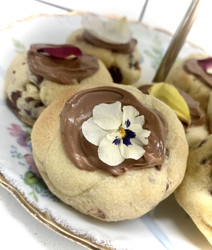 Customer photo review of RAINBOW FLOWERFETTI® - Freeze Dried Edible Flower Confetti