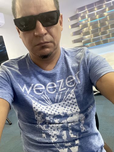Customer photo review of Playera Weezer
