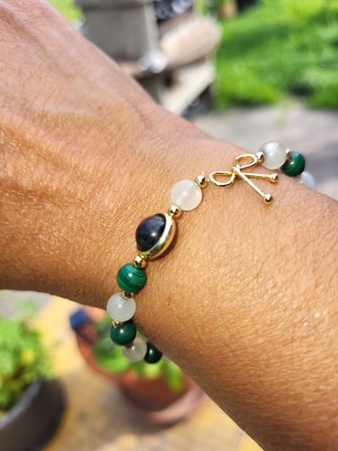 Customer photo review of Bracelet Anti-Douleurs en Malachite et Pierre de Lune | Or fin