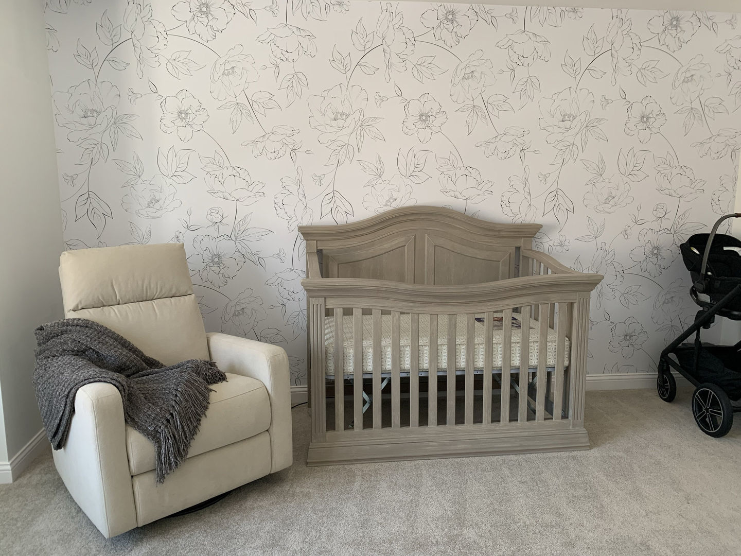 Customer photo review of Small Delicate Drawn Floral Wallpaper