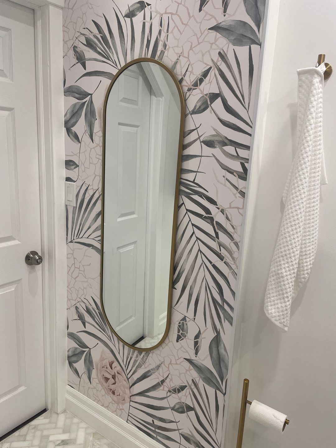 Customer photo review of Floral Tropical Monstera Leaves Wallpaper