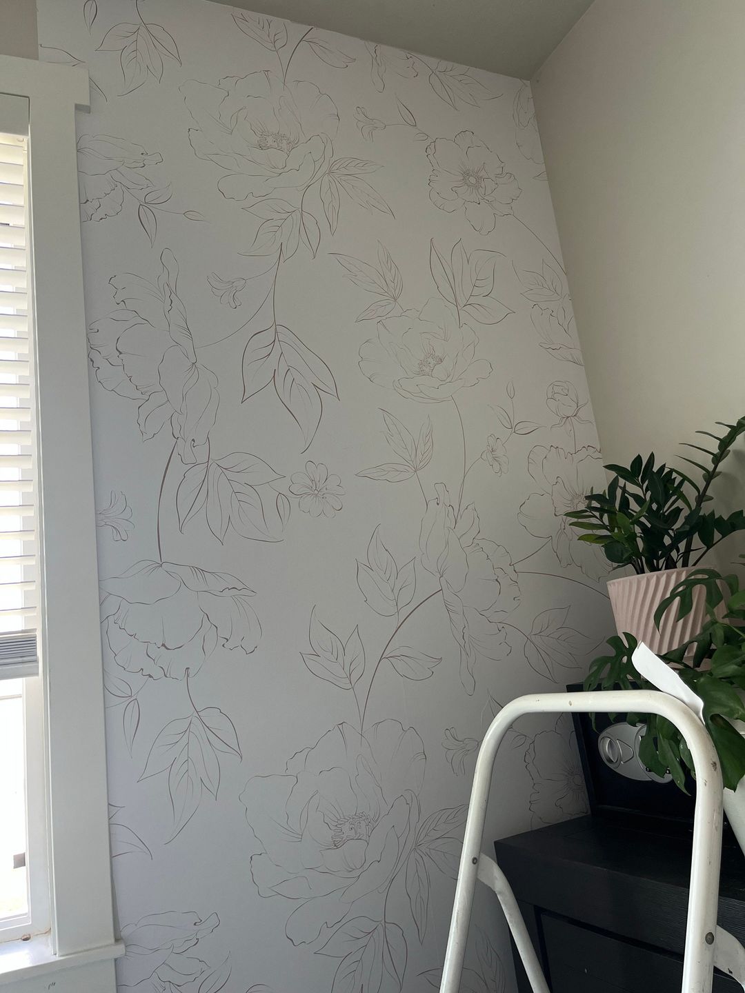 Customer photo review of Small Delicate Drawn Floral Wallpaper