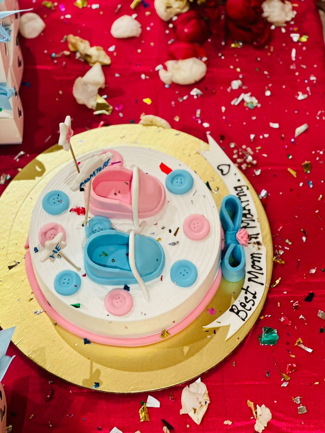 Customer photo review of Baby Shower Shoes Design Cake