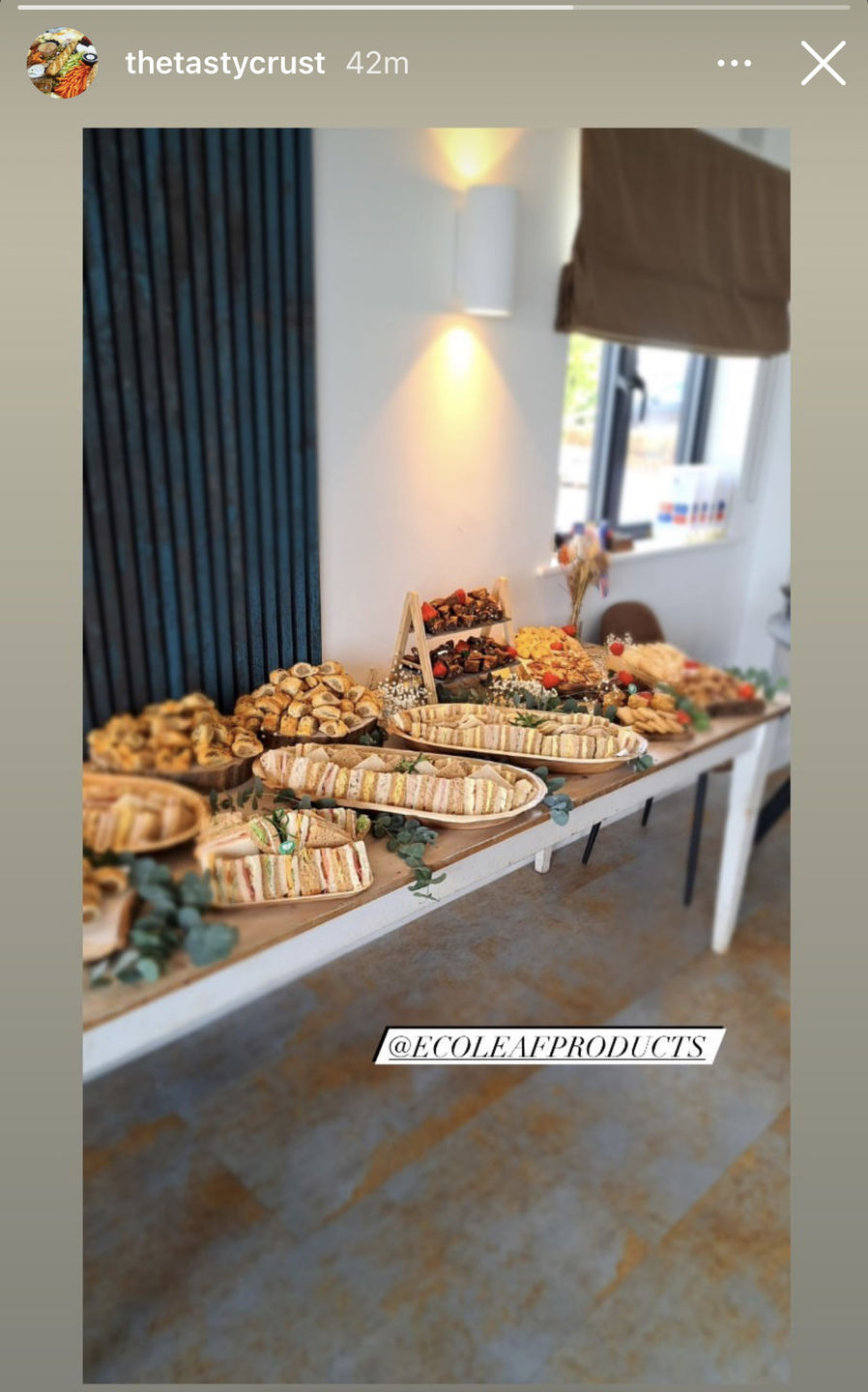 Customer photo review of Extra Large 22" x 12" Oval Disposable Palm Leaf Wooden Platter Tray