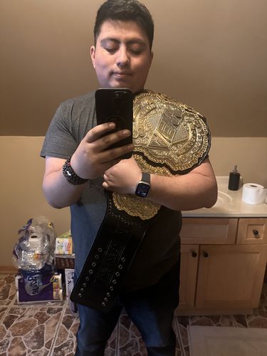 Customer photo review of AEW Heavyweight title (TV accurate)