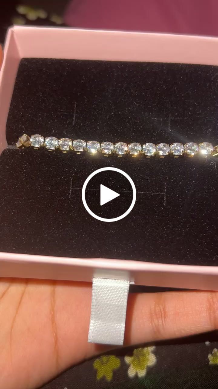 Customer video review of Luxury Armband | 18K vergoldet