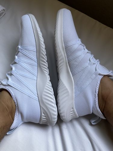 Customer photo review of FEETHIT Mens Classic Walking Sneaker White