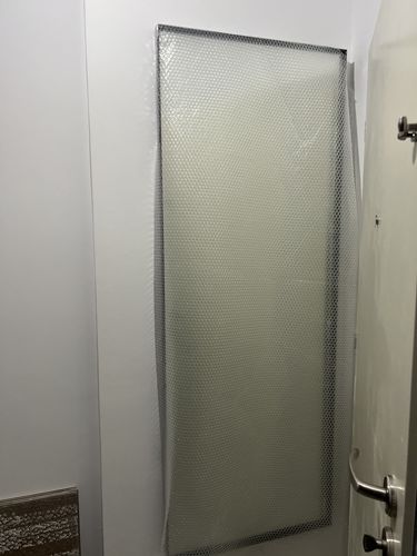 Customer photo review of דלת מראה להסתרת ארון חשמל