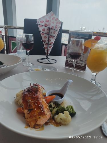 Customer photo review of Menú Golden