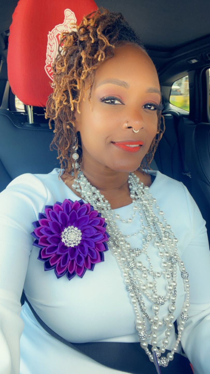 Customer photo review of Bright Red GWEN