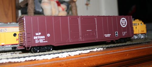 Customer photo review of WalthersMainline 910-3232 60' Pullman-Standard Auto Parts Boxcar (10' and 6' doors) - Ready to Run -- Missouri Pacific(TM) #267050, HO