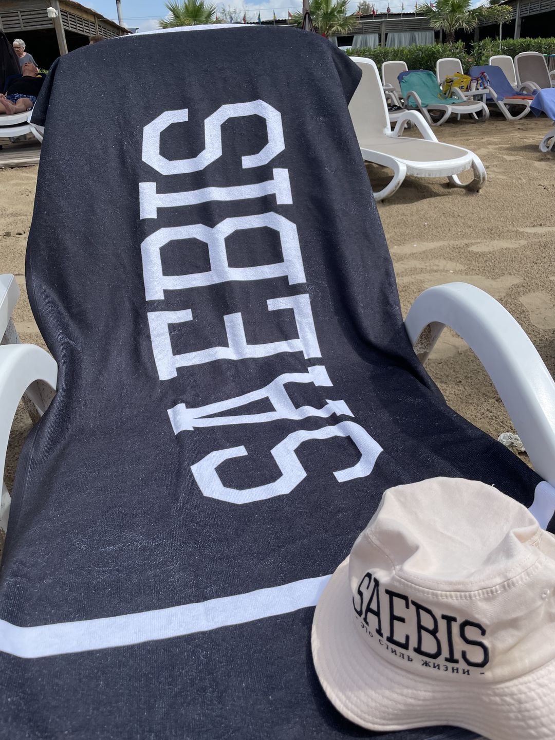 Customer photo review of Lifestyle Strandtuch schwarz by SAEBIS®